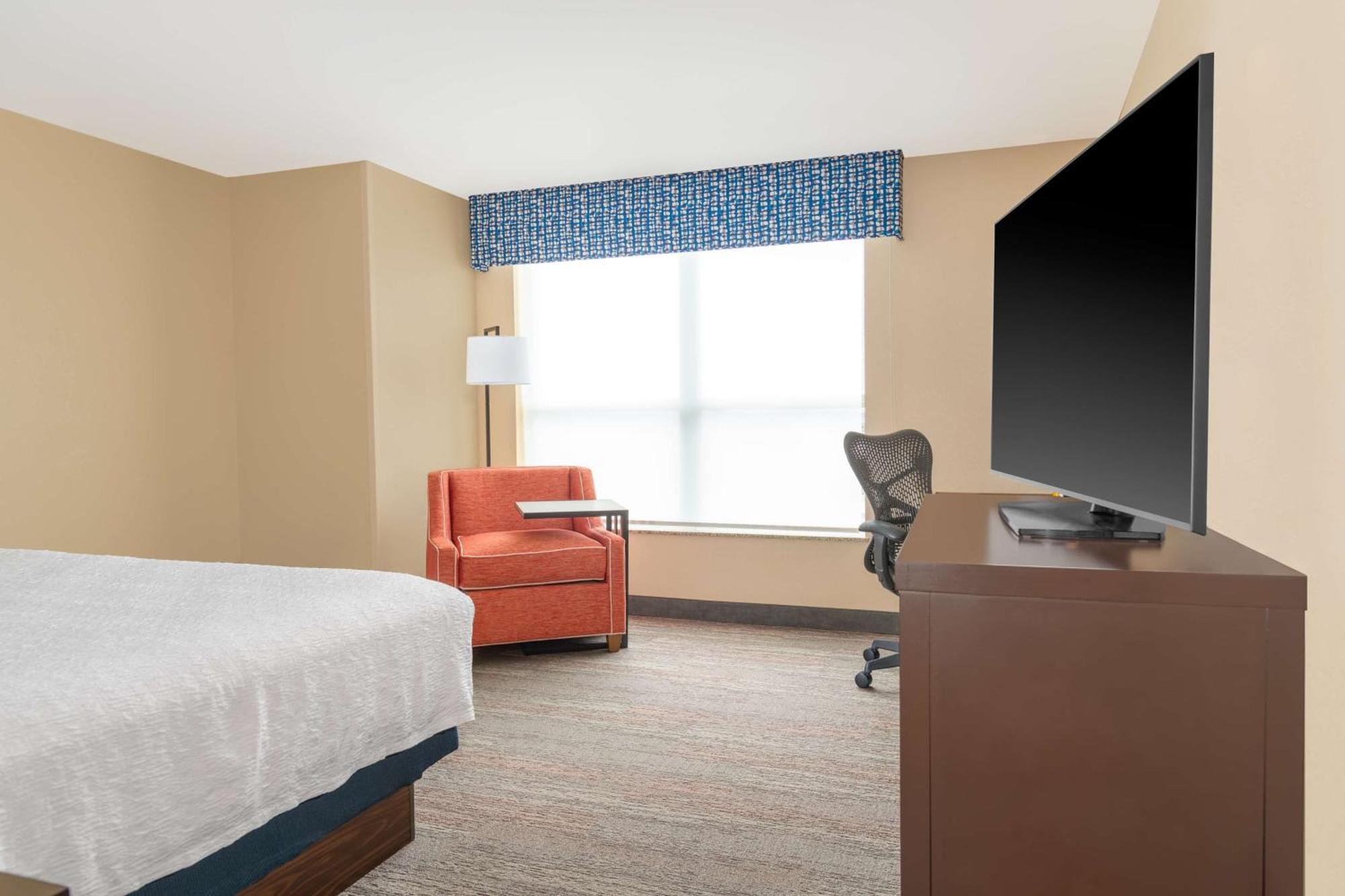 Hampton Inn & Suites Madison Downtown Exteriör bild