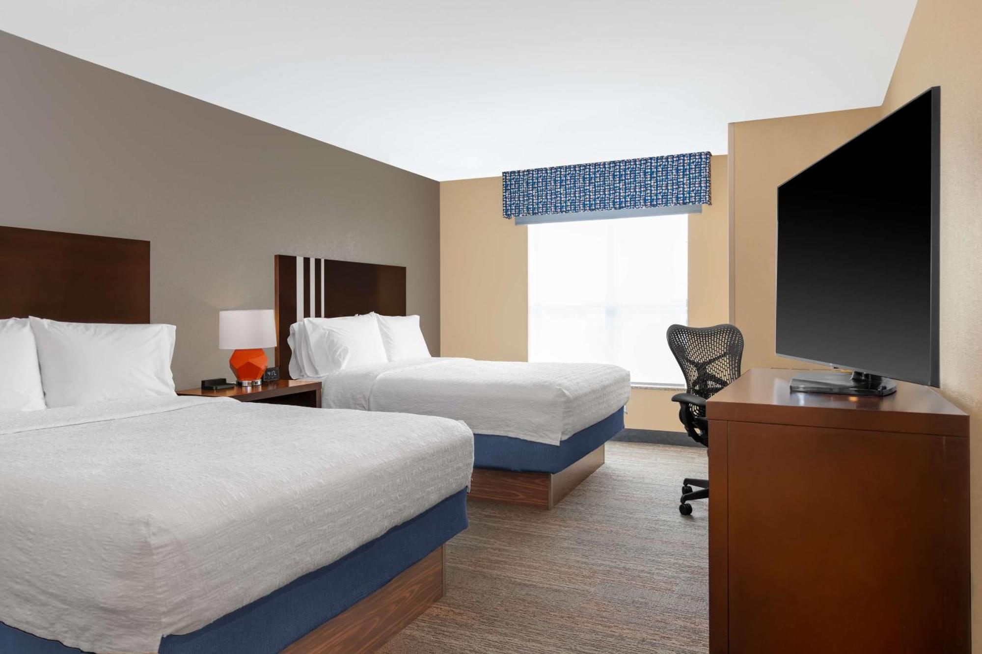 Hampton Inn & Suites Madison Downtown Exteriör bild