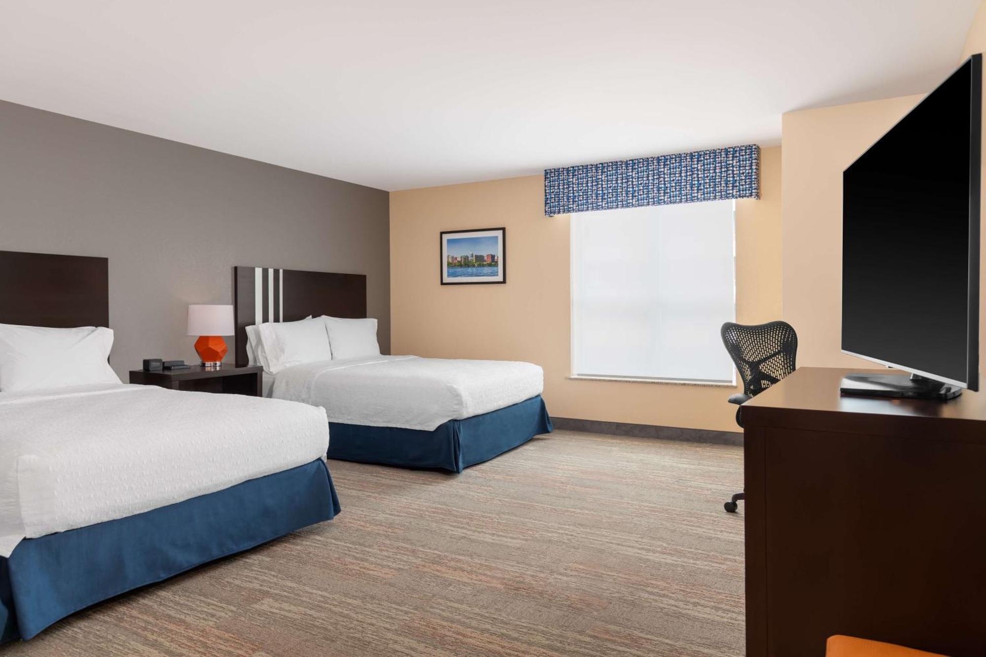 Hampton Inn & Suites Madison Downtown Exteriör bild