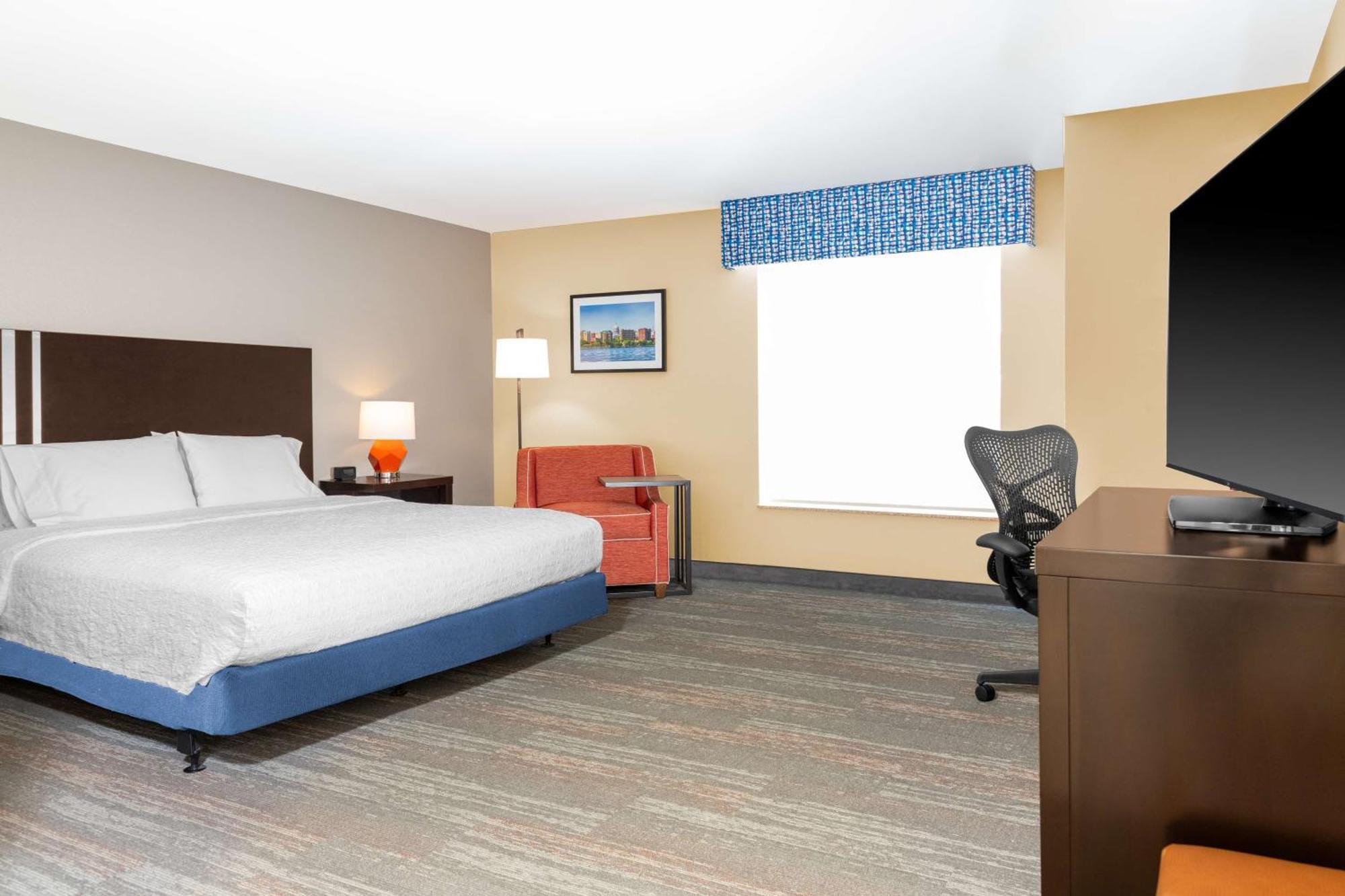 Hampton Inn & Suites Madison Downtown Exteriör bild