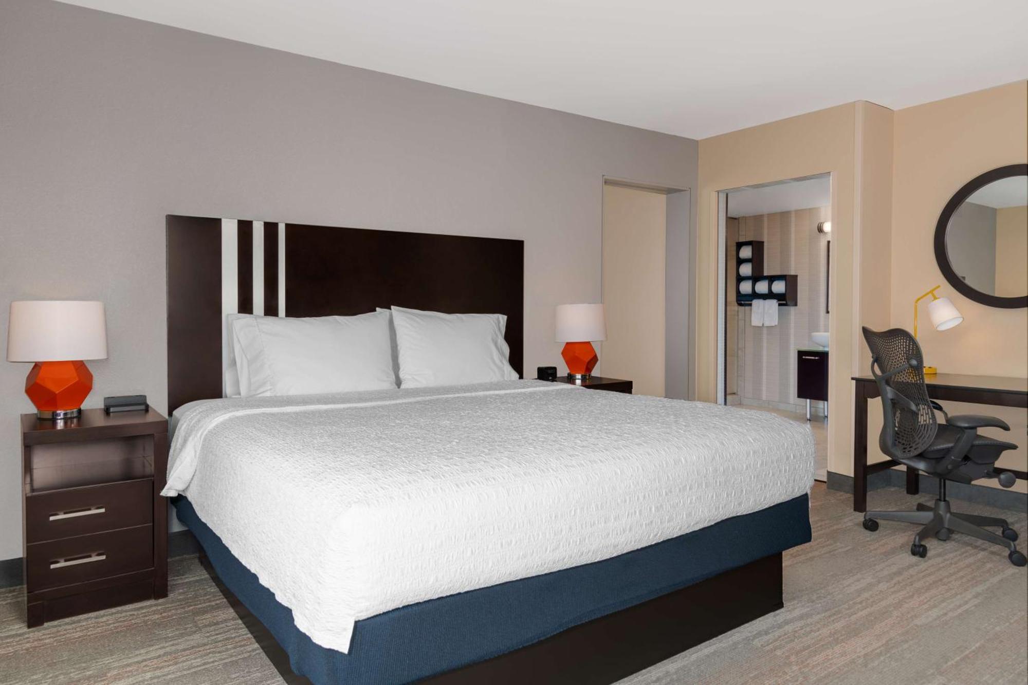 Hampton Inn & Suites Madison Downtown Exteriör bild