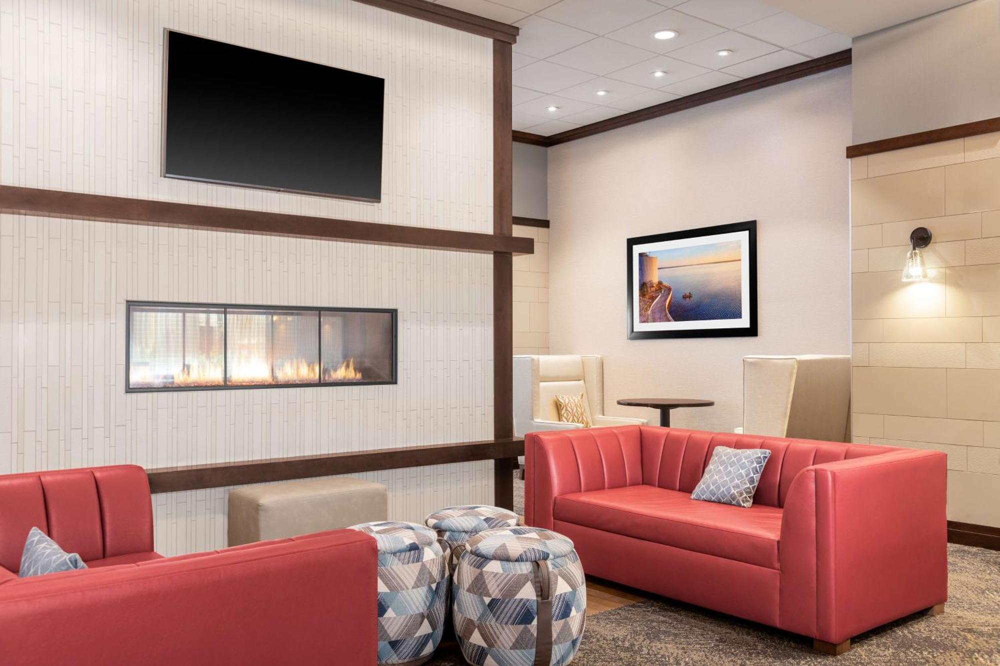 Hampton Inn & Suites Madison Downtown Exteriör bild