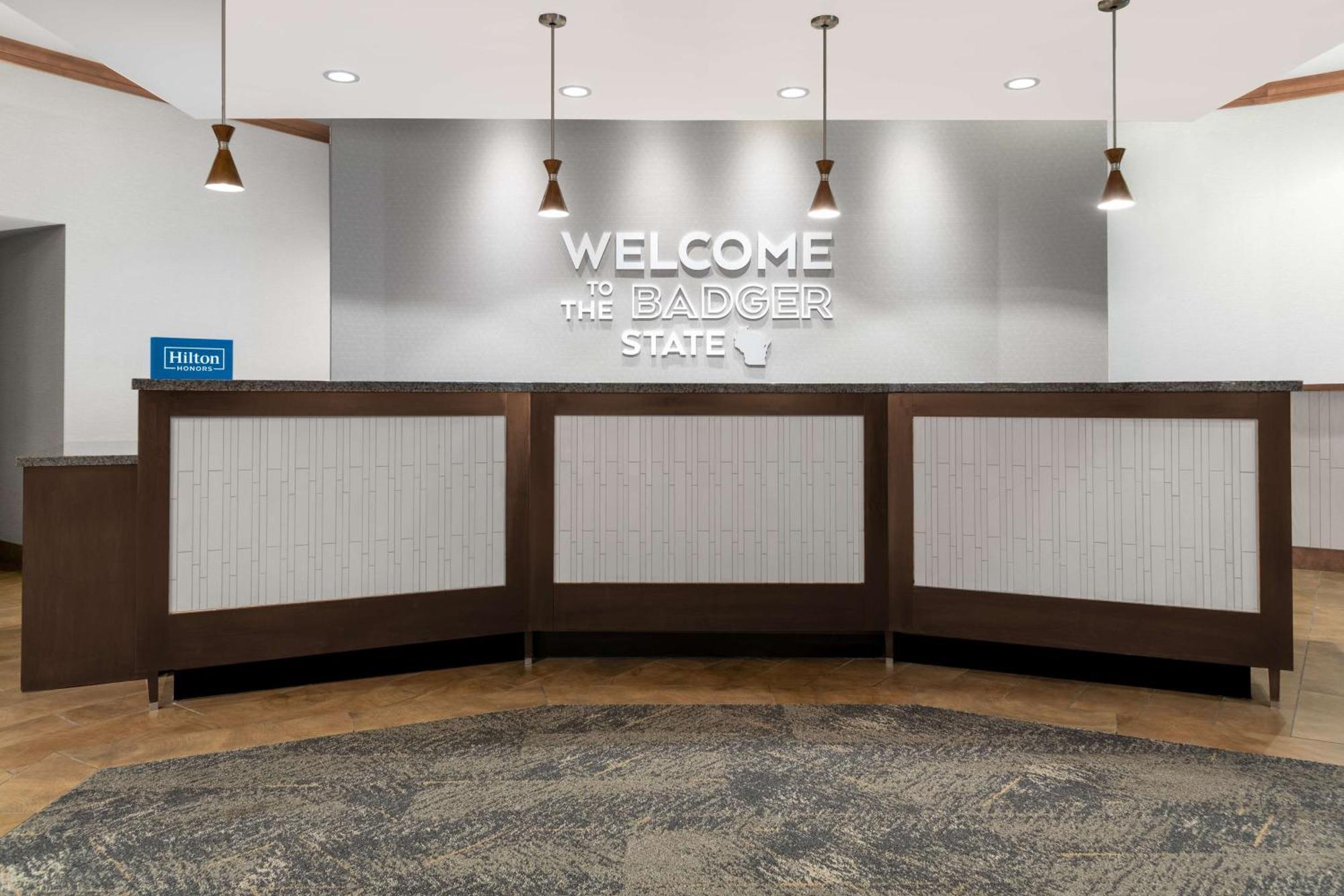 Hampton Inn & Suites Madison Downtown Exteriör bild