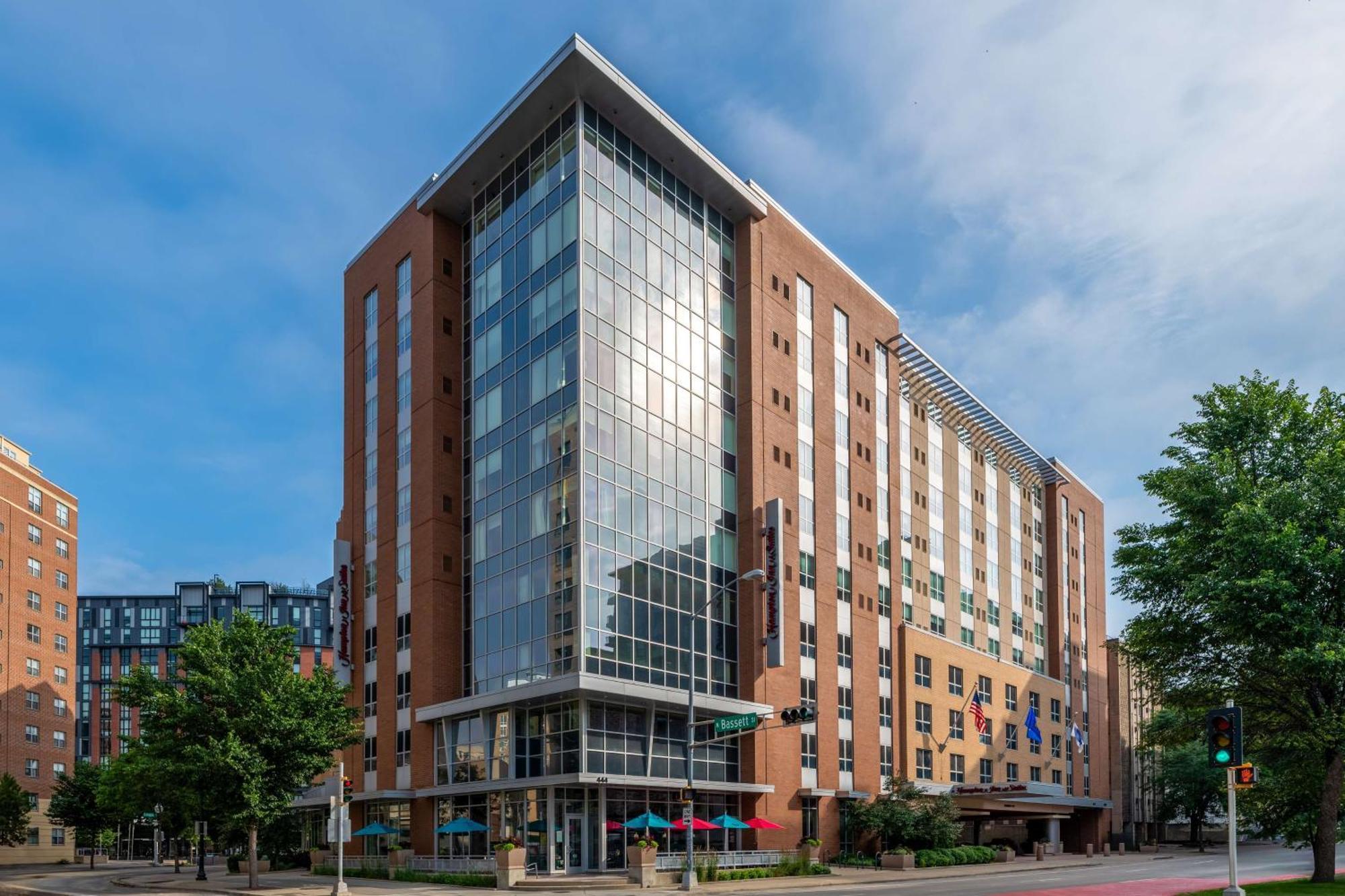 Hampton Inn & Suites Madison Downtown Exteriör bild